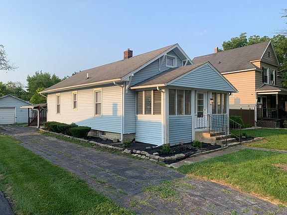 2nd image of 383 W 15th Pl