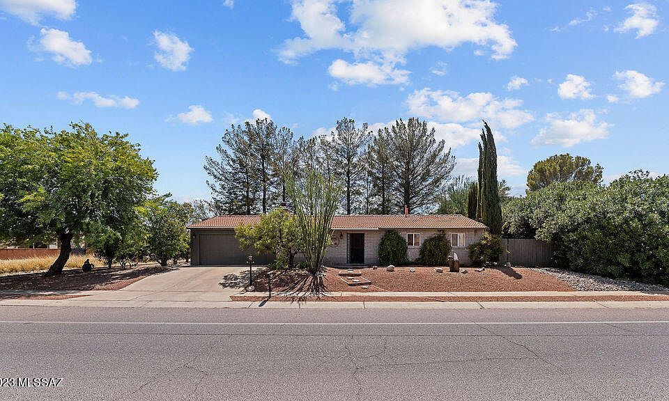 1st image of 1066 S Abrego Dr