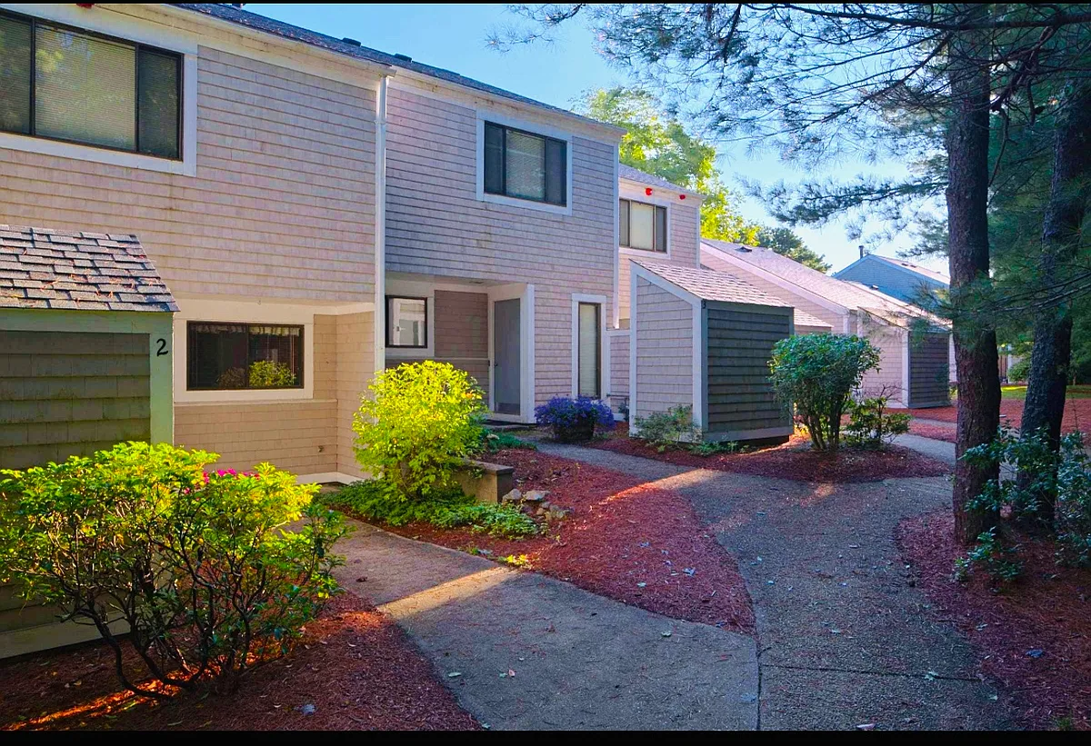 Building Photo - Revel Townhomes