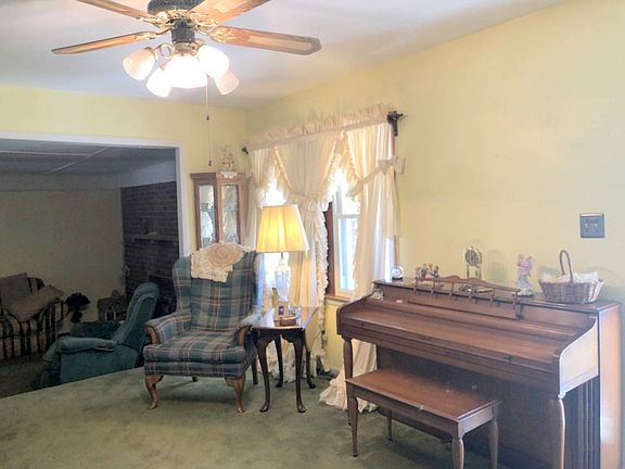 5th image of 119 Washington St