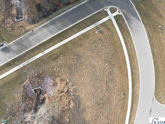 3rd image of 101 Pine Creek Rd