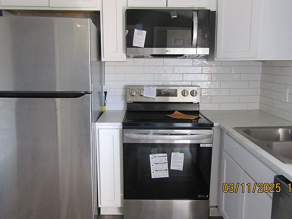 5th image of 3410 NW Lincoln Ave