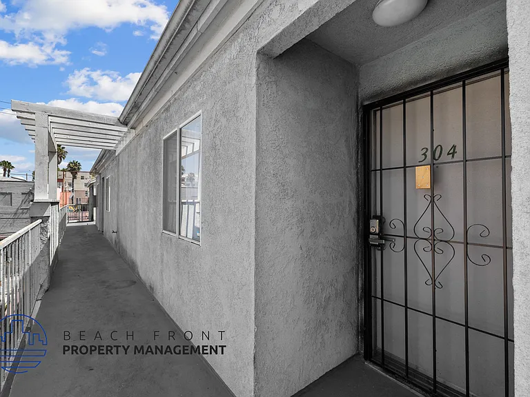 1880 Locust Ave. — Photo 16