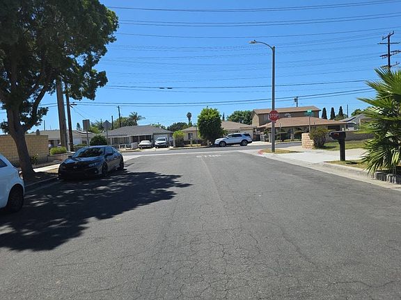 5th image of 507 E 222nd St