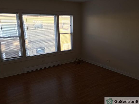 3rd image of 5921 W Fullerton Ave APT 12