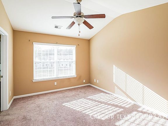 3rd image of 403 Truman Dr
