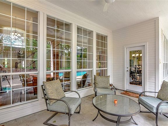 4th image of 1916 Wood Dale Cir