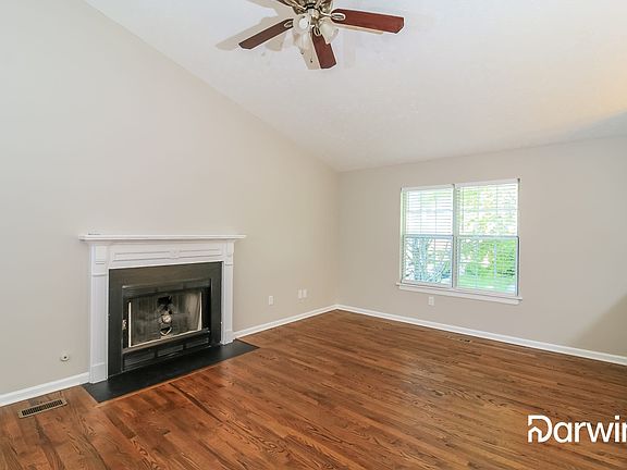 5th image of 2613 Barndale Dr