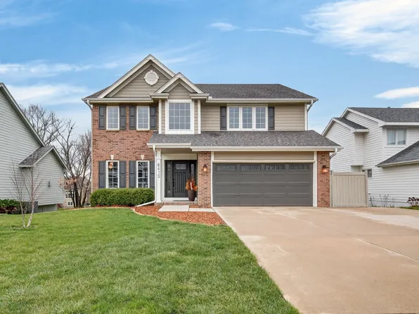 8413 Barnham Dr, Johnston, IA 50131