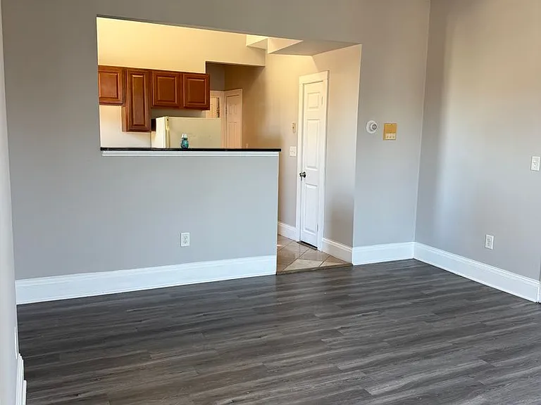 24-26 Alden St — Photo 9
