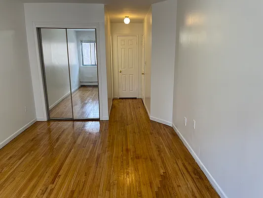 Rented by 18 REALTY | media 16