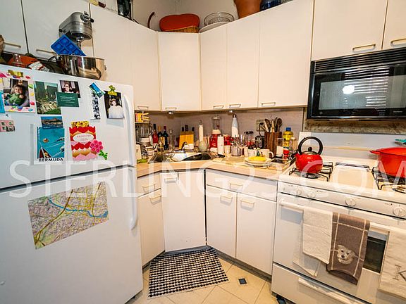 4th image of 2714 23rd Ave #2R