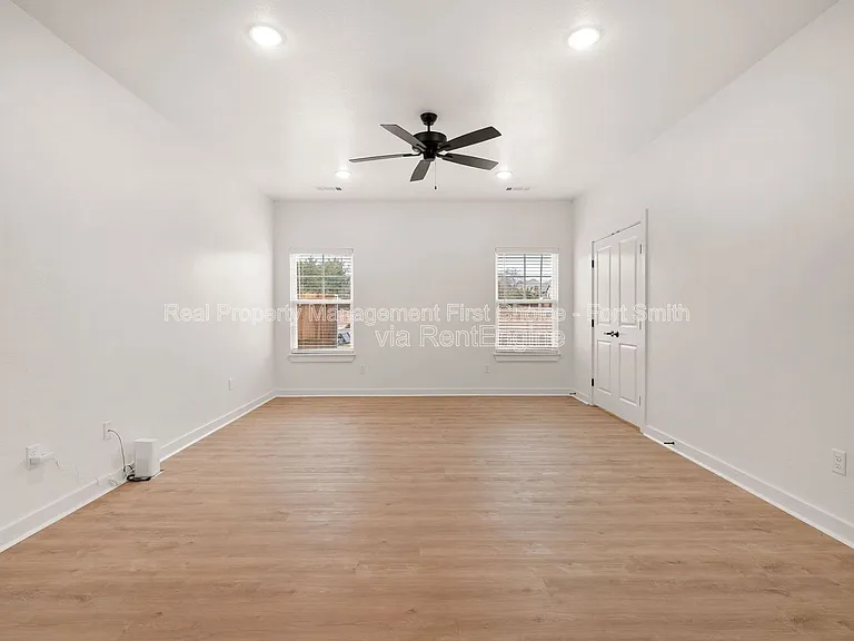 8826 Cantera Dr #B — Photo 14