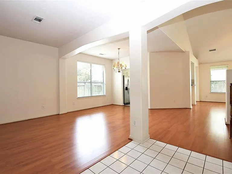 4602 Rainbow Valley Ct — Photo 11