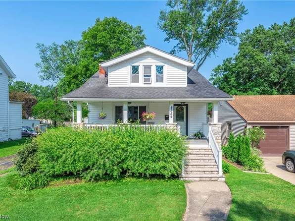 4354 W 226th St, Fairview Park, OH 44126
