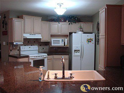 4th image of 215 Sundown Dr