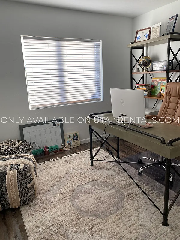4 bed, 3.5 bath, 2244 sqft, $2,900 — Photo 3