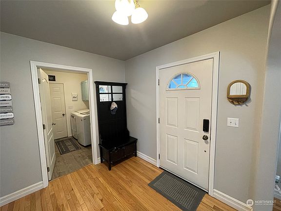 3rd image of 420 5th Avenue