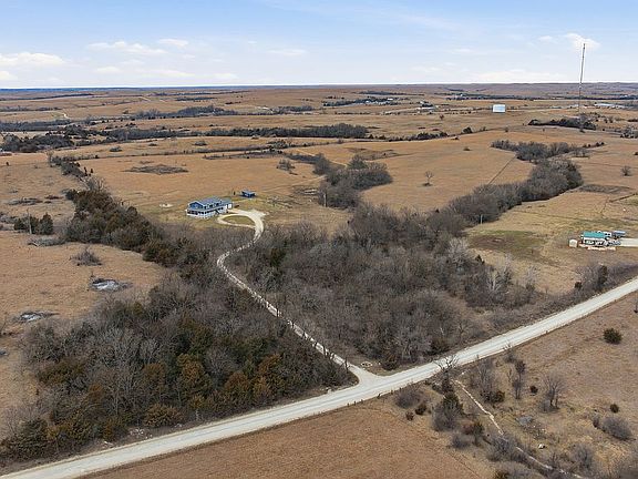 2nd image of 6810 Hopkins Creek Rd