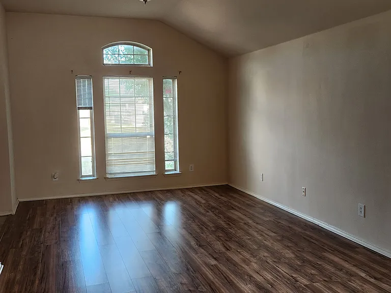 1212 Ruthella Dr — Photo 5