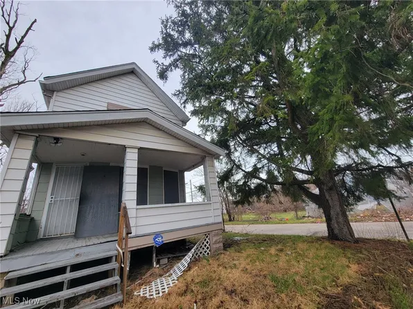 866 E 131st St, Cleveland, OH 44108