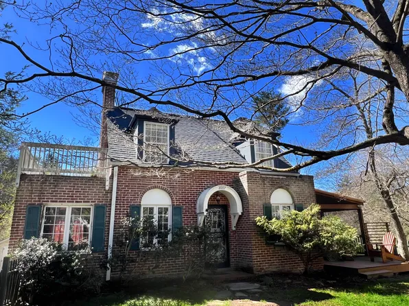 2007 Arlington Pl, Hendersonville, NC 28791