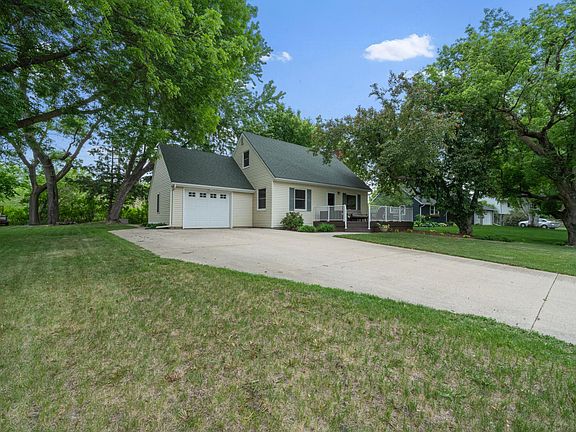 2nd image of 406 Fingal Ct
