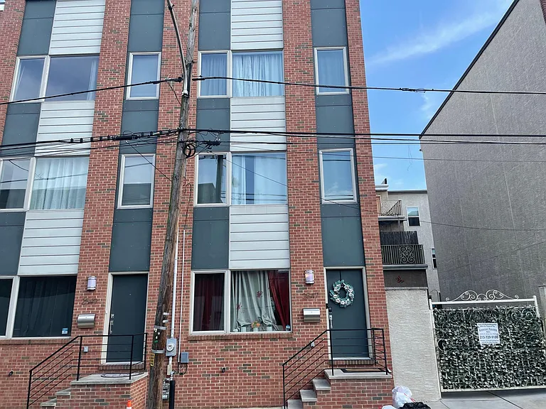 2547 Tilton St — Photo 1