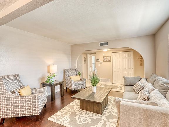 5th image of 11673 Andrienne Dr