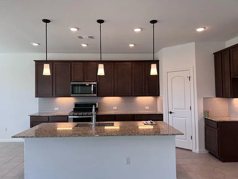 209 Sand Lily Ln — Photo 7