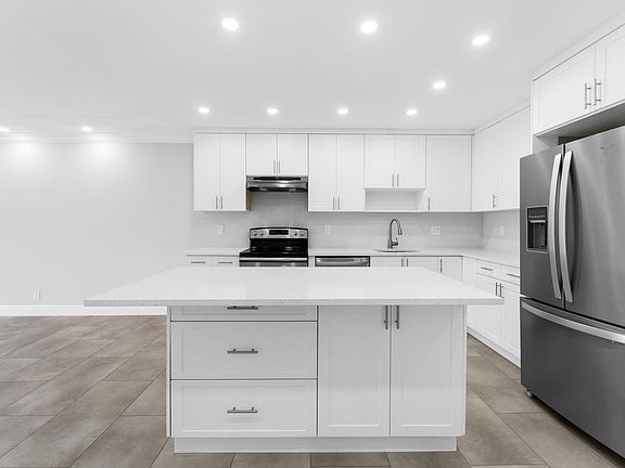 5th image of 200 S Birch Road #408