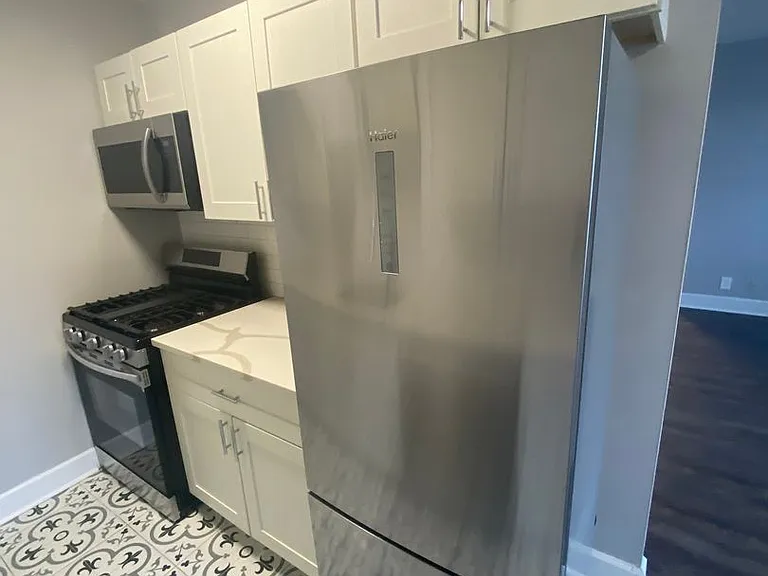 Renovated Studios, 1, & 2 bed apartments! — Photo 17
