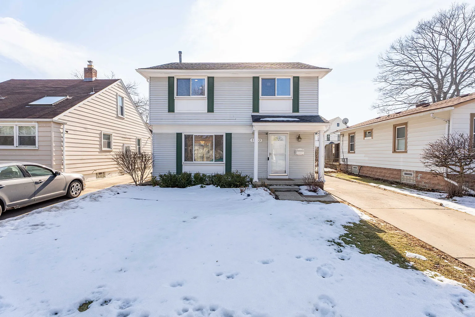 1560 E Lincoln Ave photo 1