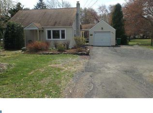 231 W County Line Rd, Hatboro, PA 19040