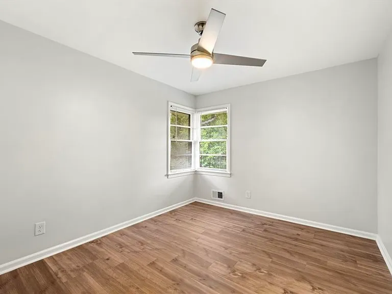 2318 Green Forrest Dr — Photo 19