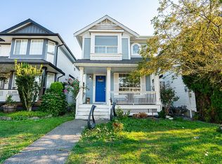 18456 65th Ave, Surrey, BC V3S8T1