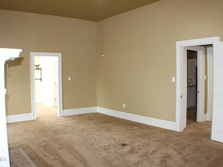 924 Maryland Ave #F — Photo 7