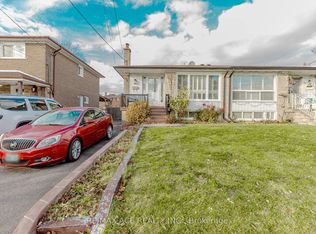 175 Lindylou Rd, Toronto, ON M9M 2B8