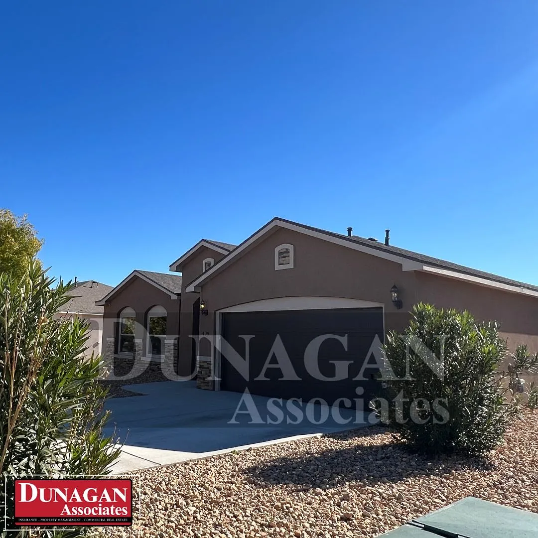 Newer Build-3 Bedroom, 2 Bath Home, Water Paid! — Photo 2