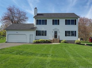 52 Broad View Dr, Wallingford, CT 06492