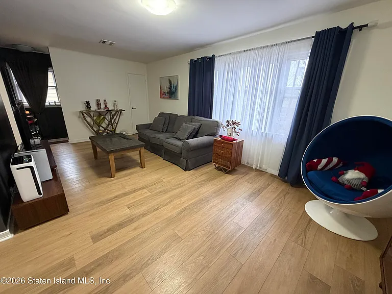 284 Fairbanks Ave — Photo 4