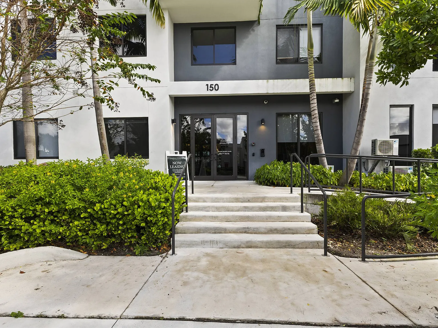 Oasis Pointe — Photo 4
