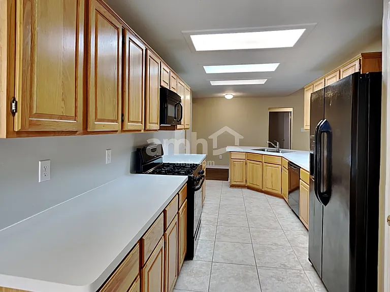 737 Oak Dale Ave — Photo 4