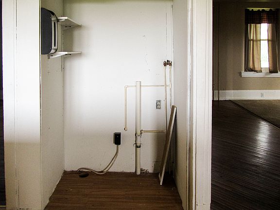 329HighlandRd_LaundryHookUp_07152014