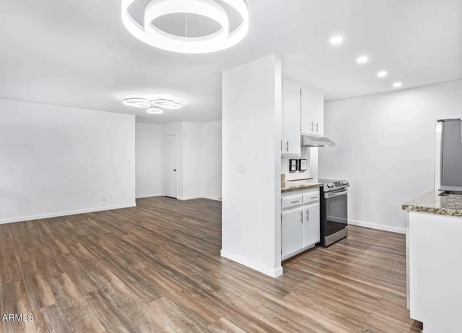 2 bed, 2.0 bath, 982 sqft, $1,650 — Photo 4