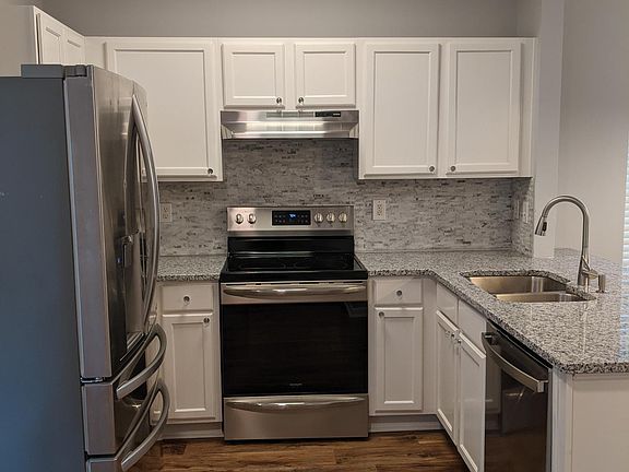 3rd image of 404 Paden Cove Trl