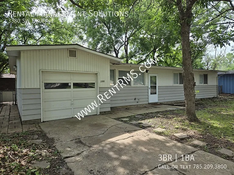 3380 SW Tara Ave — Photo 2