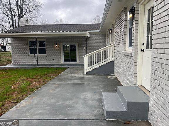 3rd image of 175 Moss Dr