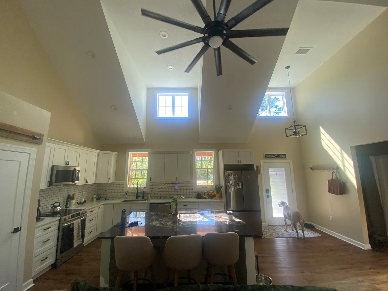 2 bed, 1359 sqft, $2,350 — Photo 2