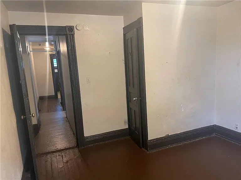 50-52 Davis St — Photo 11